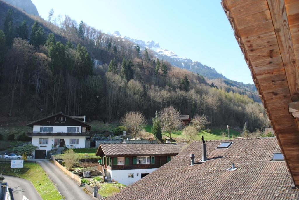 Hotel Chalet Du Lac Iseltwald Oda fotoğraf